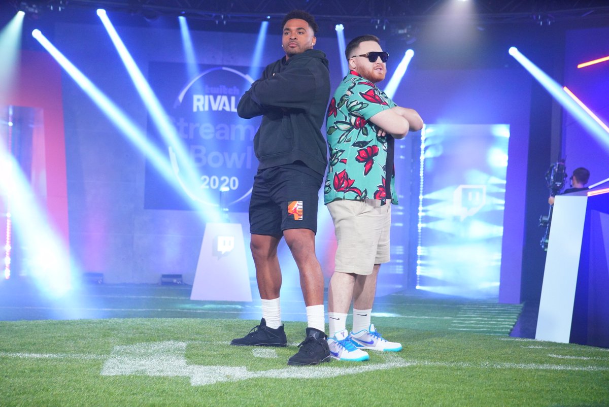 @LosPollosTV and @Prez strike a pose.