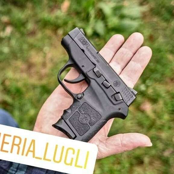 LugliSrl's tweet photo. pistola semiautomatica calibro 380 disponibile persso di noi della ditta @smithandwessoninc #smithandwesson #calibro380 #difesapersonale #armicorte #pistole #usa🇺🇸 ##armerialugli1974 #pistoles #armerialugligiancarlo 
https://t.co/5mmg8tYKNC dal 1974 con voi: per la caccia e … https://t.co/Bb41QioFpU