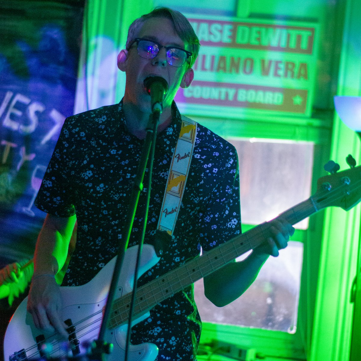 theLitContent's tweet photo. Check out this video of The Facades performing live at The Apartment
https://t.co/bH1W8SoulO https://t.co/gFihH2AUqF