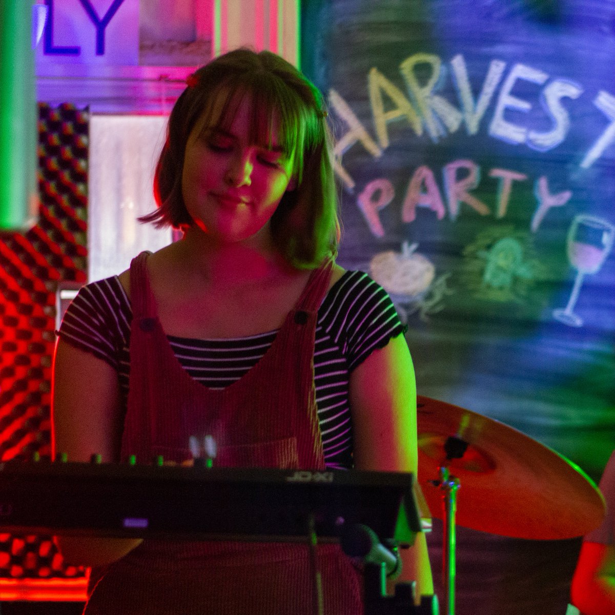 theLitContent's tweet photo. Check out this video of The Facades performing live at The Apartment
https://t.co/bH1W8SoulO https://t.co/gFihH2AUqF