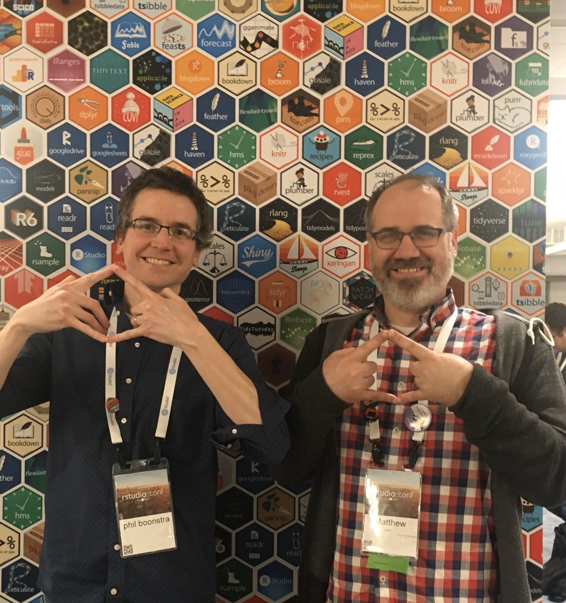 EmEmEff's tweet image. Throwing up hex signs at #rstudioconf with @psboonstra. Great end to a fun conference.