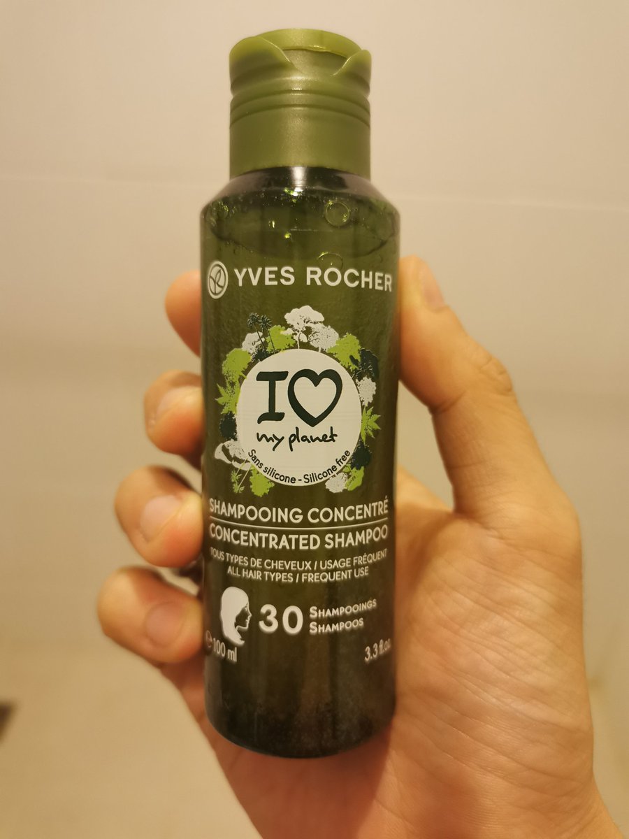 Salary__man's tweet photo. ขอบอกต่อของดี
ไอ เลิฟ มาย แพลนเน็ต จาก Yves Rocher แชมพูสูตรเข้มข้น กลิ่นหอมมาก ขวด100 ml แต่ใช้ได้พอๆ กับ  300 ml ไม่มีซิลิโคน,พาราเบน,mineral oil และยังดีกับสิ่งแวดล้อมด้วย
รักผมแล้วยังรักโลกอีกนะ
#สวยโลกไม่เสีย #YvesRocherTH #ไว้รีวิวห้ามขายของโว้ยยย https://t.co/q59kn9VAta