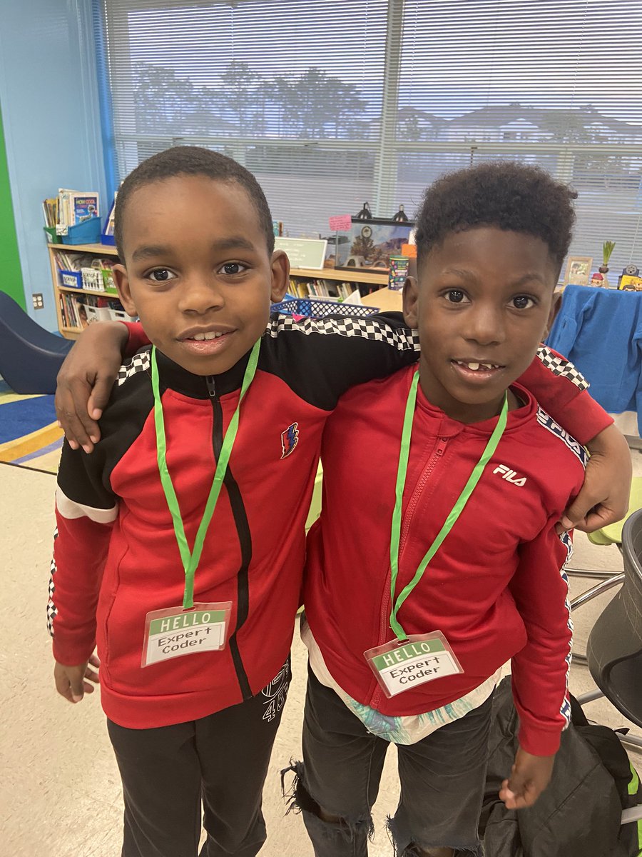 jessica_collins's tweet photo. It’s safe to say that #studio112 #soaringeagles rocked their family code night and student led conferences! #nhcschat https://t.co/R7cEOnnRyF