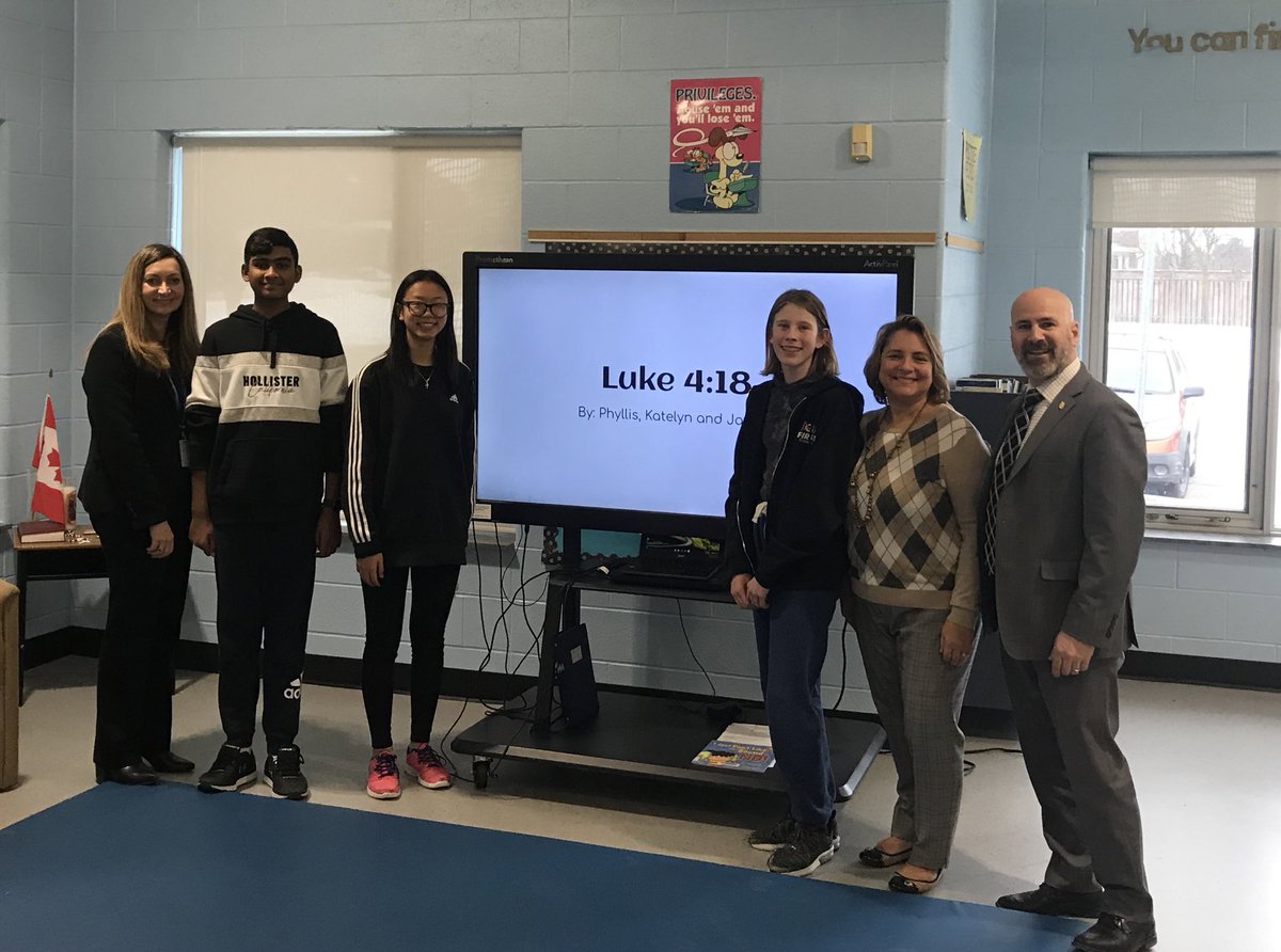 HST_YCDSB's tweet photo. A special thank you to @abfalconi @ElizabethCrowe_ and @TAcunto  for joining us today.  Our students greatly appreciated the time you spent with us this afternoon engaging in their learning and sharing our vision for @HST_YCDSB https://t.co/lORho7vnBV