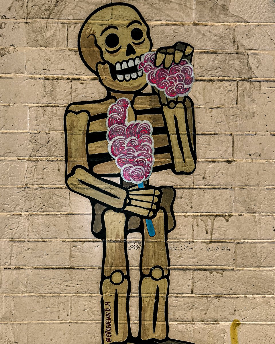 urbanitas's tweet photo. #Groenewold y sus wheatpaste positivos para una sociedad tóxica. Les comparto esta charla con este artista callejero https://t.co/4RK2oO5fya https://t.co/KmRqJHghzX