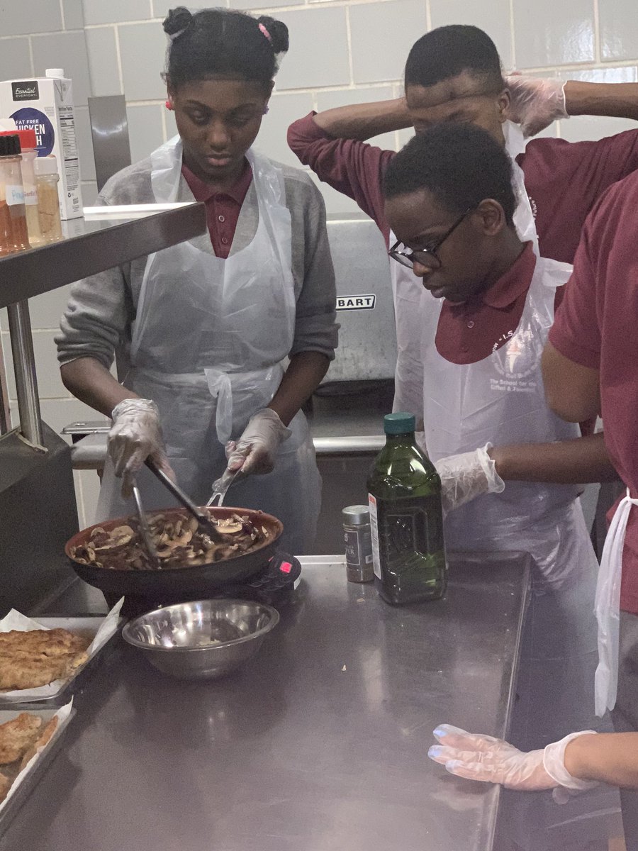 team392rocksBK's tweet photo. You’re invited to join us for dinner. @D23Rising @IngridJoseph17
#team392rocks
#teamtransformation #district23rising #nycschools #CommunitySchools
#bknorth23 #WeAreBrooklynNorthStrong #championsforchildren #purelements #sonyc #ktabundantlife #culinarylife #healthyfood https://t.co/DCWTFs8DiB