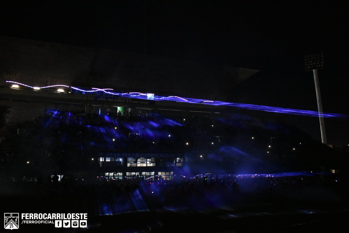 FerroOficial's tweet photo. ¡Tremendo cierre de la #FiestaDelColor 🎉💚 en Caballito! Para concientizar y evitar el uso de pirotecnia, el evento más importante de las #VacacionesAlegres finalizó con un show de luces en el 🏟️ Arq. Ricardo Etcheverri. https://t.co/43B00ShQhk