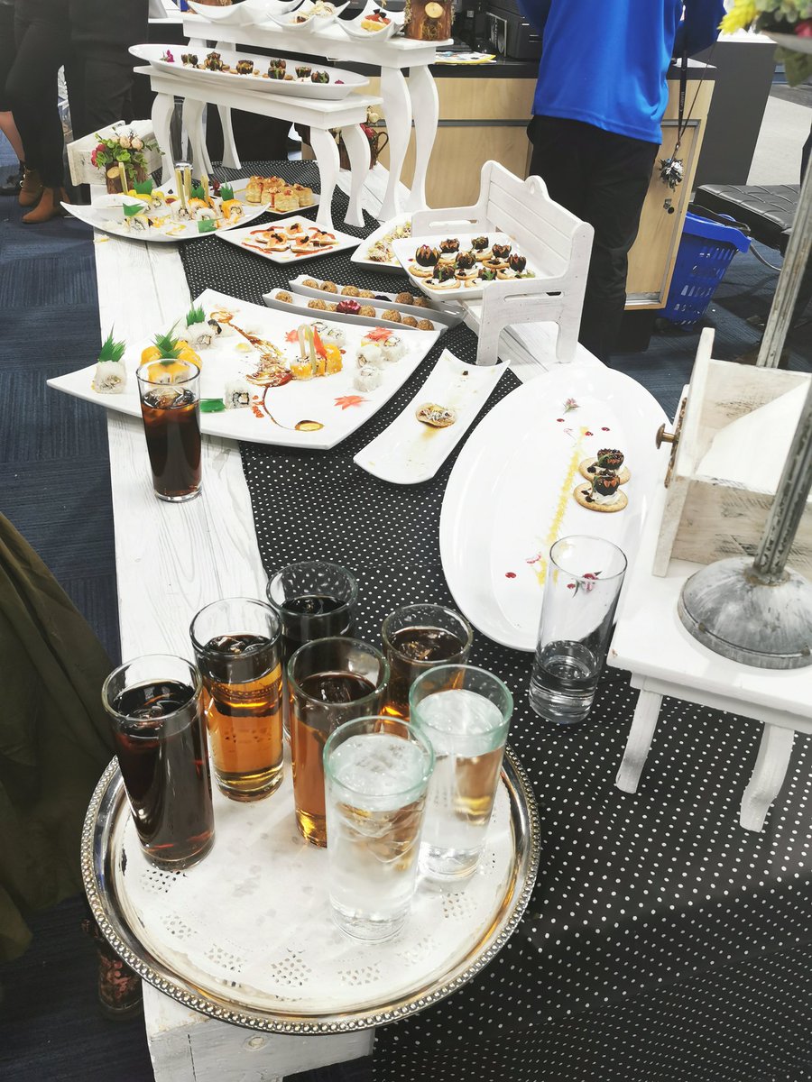 charlydomzz90's tweet photo. Presentes en el evento del anuncio de la #GranVentaAzul de @BestBuyMexico, platicamos y entrevistamos al Director de Mercadotecnia de Best Buy en México Ricardo Rivera.
Gran degustación y también pudimos escuhar la muisca de la banda #ChingadazoDeKungFu
@elchingadazode https://t.co/ODNxOHYWCV