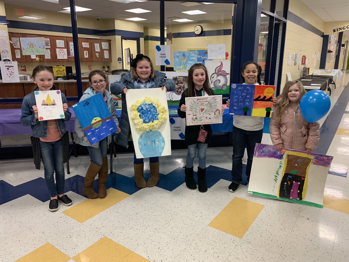 WestfallCarly's tweet photo. Cutest little artists I’ve ever seen! @RinggoldNorth https://t.co/c3MQGPEV7Z
