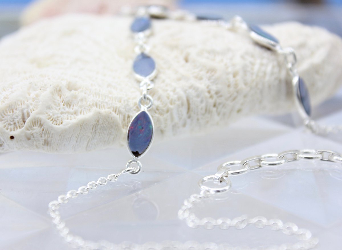 Yu2Xiaogang's tweet photo. Natural Blue Multi Australian Opal Doublet Necklace  925 Sterling Silver Genuine Stone Exotic gemstones OOAK 15.5"-17.5" https://t.co/q9AGUUoWUi #etsyshop #Caribbean #etsysocial #jewelry #boho #Etsy #etsymntt #fashion #MyBeachStore #BlueOpalPendant https://t.co/XRA5YVFAeM