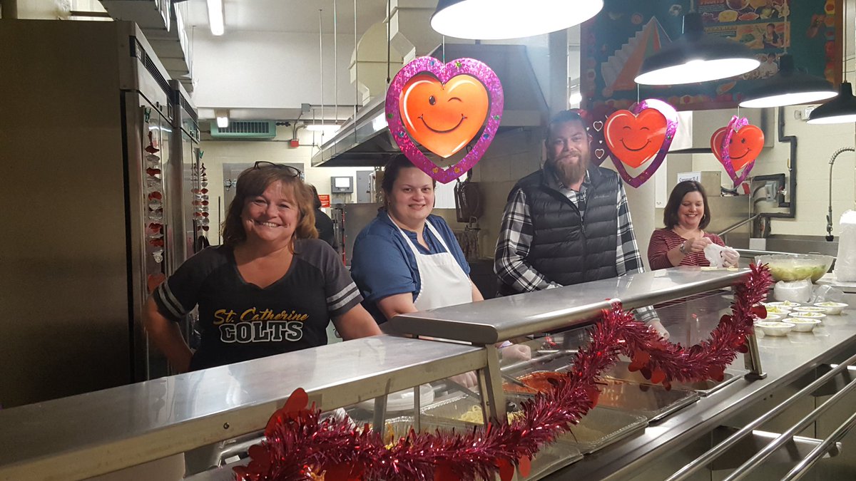 Juliefs77's tweet photo. We celebrated students and families today during #CatholicSchoolsWeek2020. Students had a pajama day and then the St. Catherine faculty and staff served a delicious spaghetti dinner to our school families at our annual Family Dinner Night! https://t.co/srhZjZkEO7