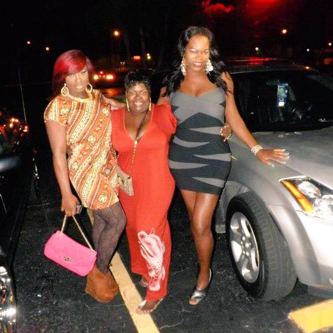Hanging out with Melissa and Denise #TBThursday https://t.co/hFkbNhXmfP<a href="/tag/tbthursday"class="tags">#TBThursday</a>