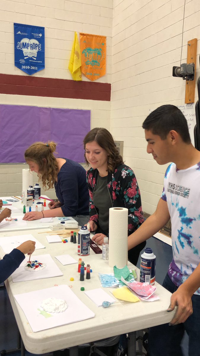 YHSSNHS's tweet photo. Hanging with #SundanceElementary for #STEMnight @BuckeyeESD https://t.co/IO5yJ5lvlY