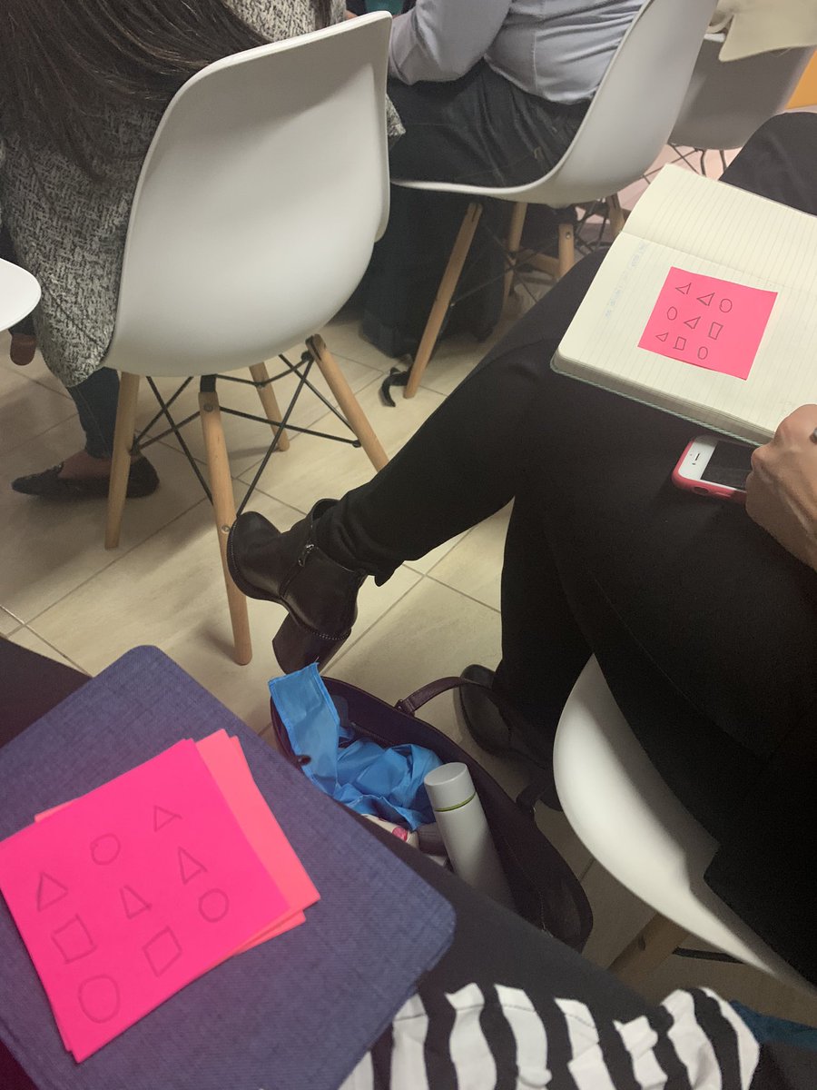 heidybalanta's tweet image. Actividad con post-it para entender cómo funciona la cadena de bloques #blockchain @PrivacyPros #CapítuloBogotá #DataPrivacyDay2020