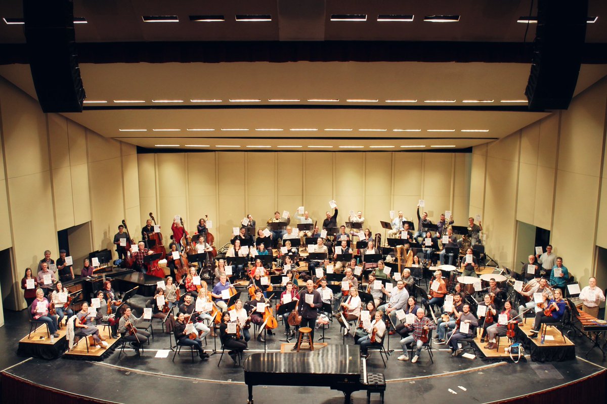 QCSymphony's tweet photo. The QCSO welcomes people of all backgrounds on our stage, on our music stands, &amp; in our audience! We are proud to stand with the @ChamberQC to ensure the Quad Cities is welcoming to all people.
 
#QCSO #WelcomeAllPeople #UniversalLanguage #RepresentationMatters @OneHumanFamilyQCA https://t.co/o6cplUbIX8