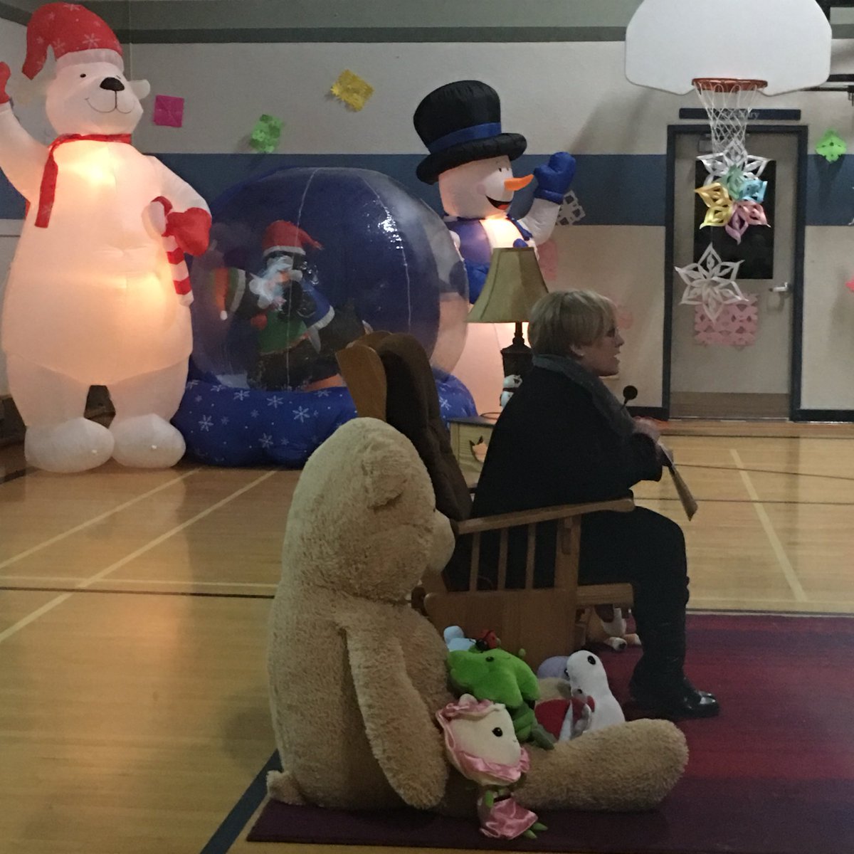 Everlearning1's tweet image. Great day to read to the kids st St. Gregory’s Snuggle Up and Read! #ecsrdSTRENGTH