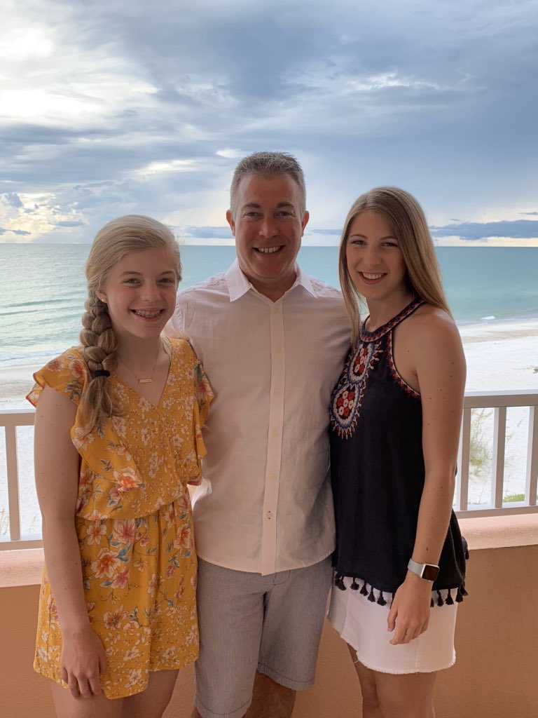 jmac9812's tweet photo. #girldad is a special thing.  Blessed beyond measure! https://t.co/xsEXiXxdek