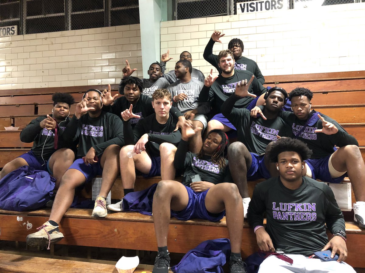 CoachQuick1's tweet photo. Lufkin Powerlifters doing work in Jasper. #loadthebar #gripitandripit #LP #AIATT https://t.co/zS8RAcsl5I