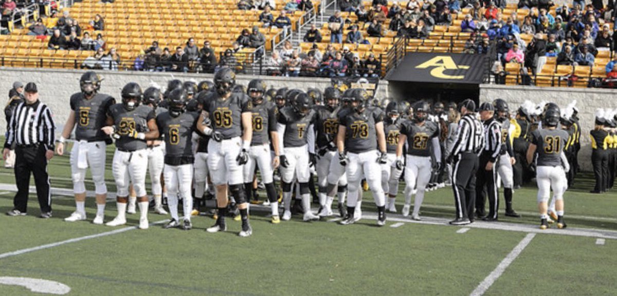 Run1tupJp's tweet photo. Blessed to receive an offer from Adrian College! @coachbirdd @BallOutKimball @AdrianCollegeFB https://t.co/GHEtS6HFEE