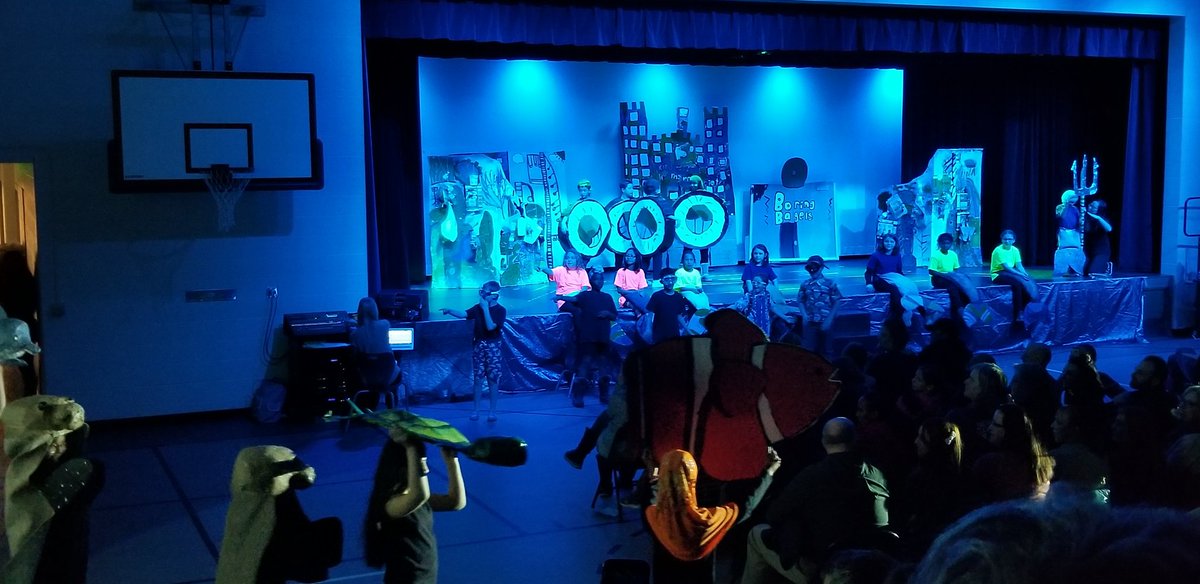 CedrickFBaker's tweet photo. I am beyond impressed with the 4th grade students at the Global Arts Plus Lower Campus. The 2020 Opera was awesome! Dancing, singing and acting. A job well done. @SPPS_News @ChreeseJones @GlobalArtsPlus https://t.co/JcDWYd5RcP