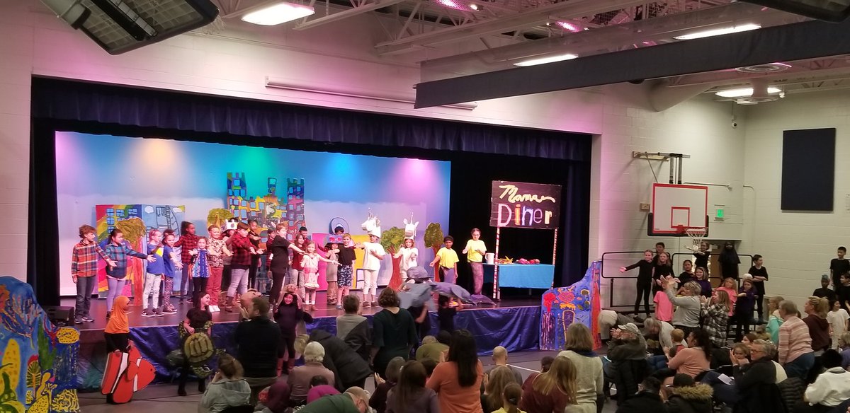 CedrickFBaker's tweet photo. I am beyond impressed with the 4th grade students at the Global Arts Plus Lower Campus. The 2020 Opera was awesome! Dancing, singing and acting. A job well done. @SPPS_News @ChreeseJones @GlobalArtsPlus https://t.co/JcDWYd5RcP