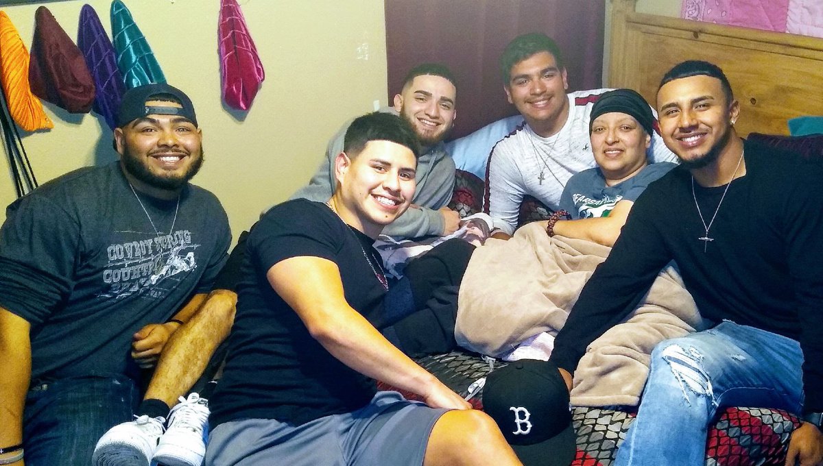 Matt_Gonzales25's tweet photo. At 7pm today I have arrived home and I was the last family arrive to see me mom. At 7:12 my mom had finally passed and is with the lord, she is able to rest and be at peace. I LOVE YOU MOM AND I WILL NEVER FORGET YOU!! ❤️ https://t.co/IrF7cINnGk