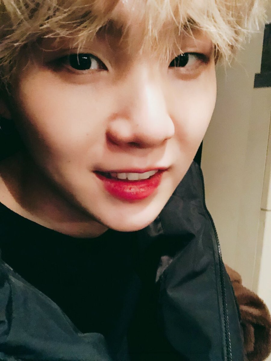 day 32: i want to boop yoongi’s button nose