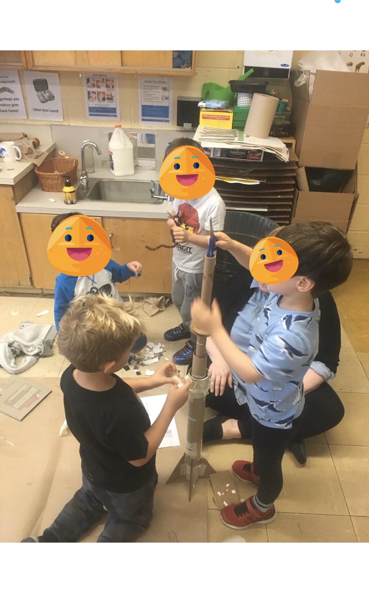 Using three dimensional recycled material from our Maker Space to make a replica of Toronto, starting off with the C.N. Tower! <a href="/TDSB_DewsonPS/">Ecole Dewson Street Public School</a>