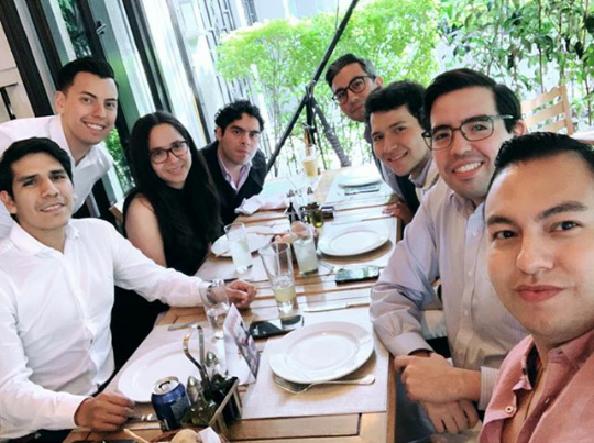 yosoyrobs's tweet photo. #tbt when estaba en hermosoPMG con #teamvis ๐๐๐ https://t.co/51HeJQ5kP2