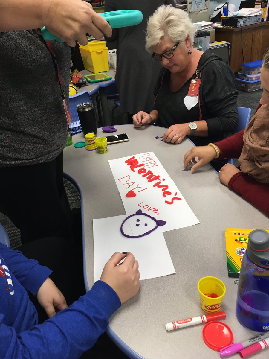 mscarawaddell's tweet photo. STOP MOTION and ROBOTS = a  great day at @Cherokee_JCS w/ @Wigginss_0914 &amp; @Anna_Adams16! If you missed it and want to join, keep an 👁 out to come explore and create with us! #DLDay #JCSDLDay2020 here we come! https://t.co/uILfIrhPXv