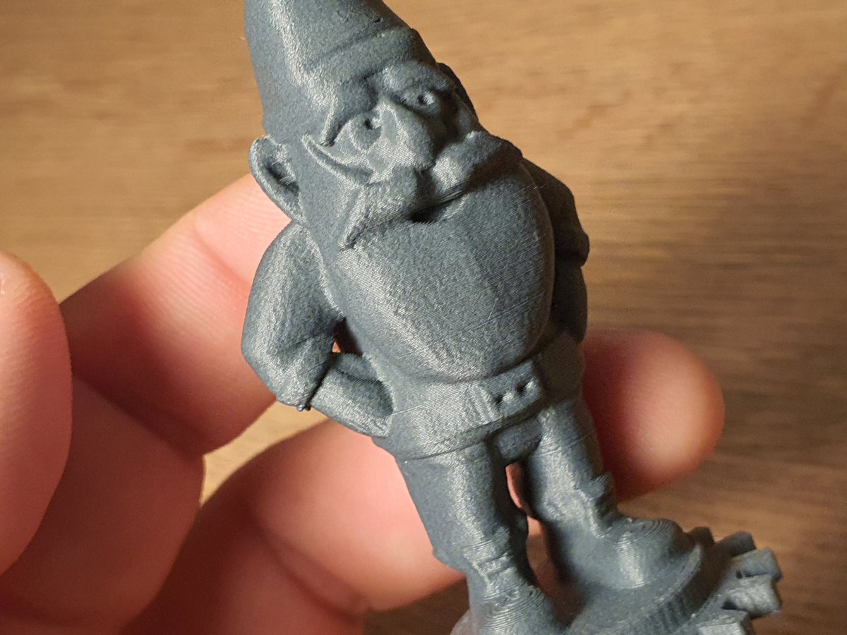 3DPBelgian's tweet photo. Testing out that @Proto_pasta Dark grey CF HTPLA. Printed out their protognome. Kinda digging the look of this filament. Printed out @Prusa3D #MK3S with @E3DOnline Nozzle X. #3Dprinting #3Dprinted #3dprint #protopasta #protognome https://t.co/jYyttox7nb