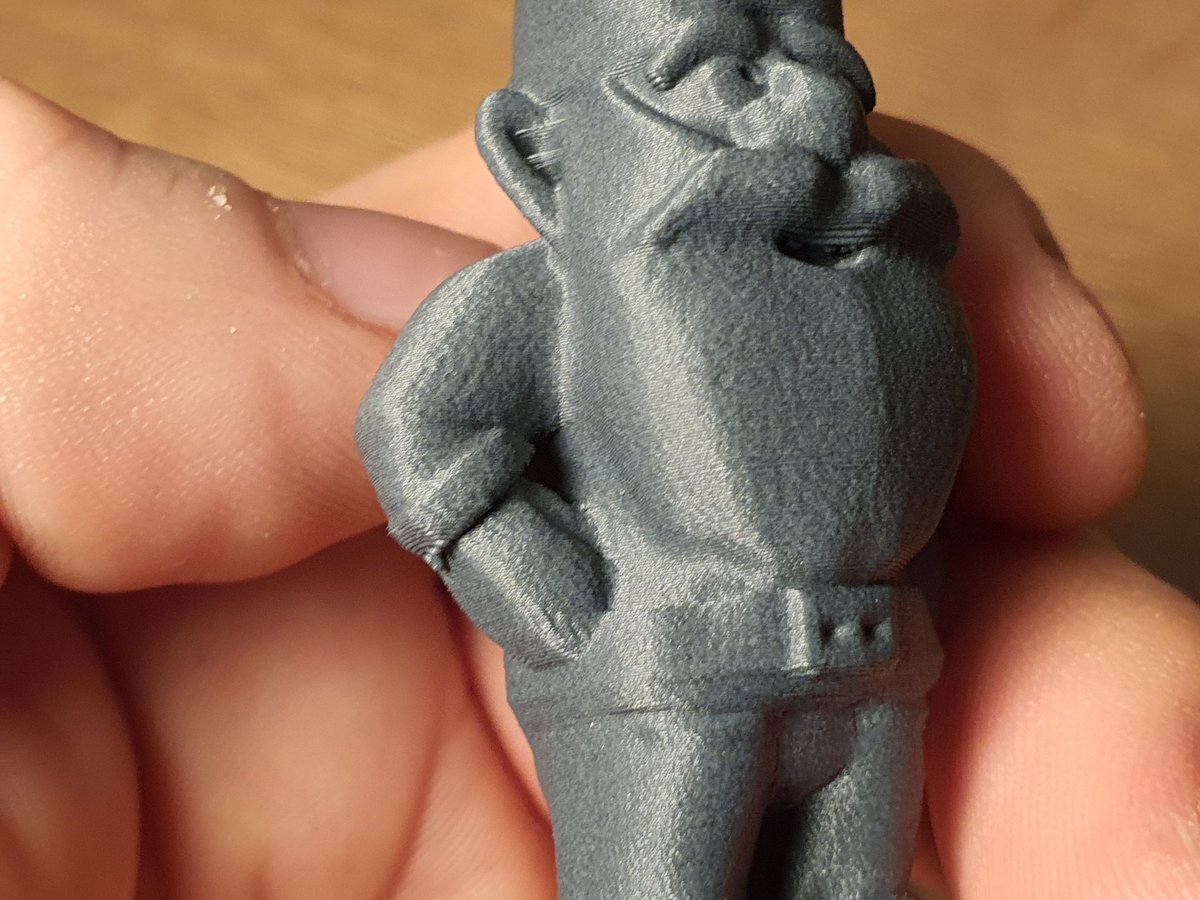 3DPBelgian's tweet photo. Testing out that @Proto_pasta Dark grey CF HTPLA. Printed out their protognome. Kinda digging the look of this filament. Printed out @Prusa3D #MK3S with @E3DOnline Nozzle X. #3Dprinting #3Dprinted #3dprint #protopasta #protognome https://t.co/jYyttox7nb