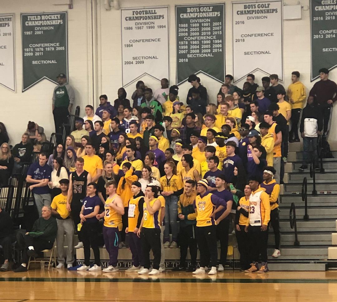 At #EastBrunswick HS the student body @EBBearden20 honors #KobeByrant. 
<a href="/EBPublicSchools/">East Brunswick Public Schools</a> 
<a href="/EB_Athletics/">Bears Athletics</a> 
#Respect  #Honor  #Remembrance
