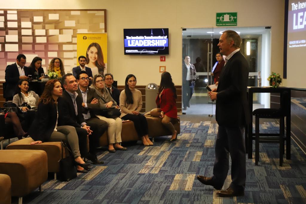 egade's tweet photo. A punto de iniciar #DeanTalks, un espacio de reflexión, networking e intercambio de ideas 💡 Esta edición sobre el liderazgo tiempos de cambio. #EGADELiFE @Ignaveg https://t.co/AROLSY7MMW