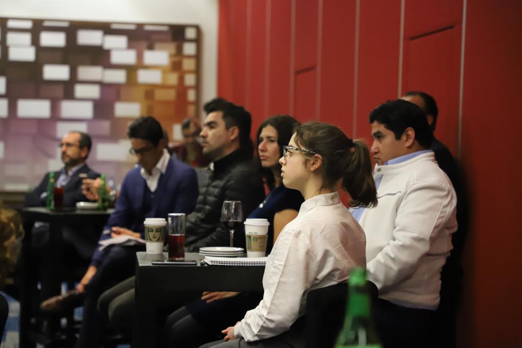 egade's tweet photo. A punto de iniciar #DeanTalks, un espacio de reflexión, networking e intercambio de ideas 💡 Esta edición sobre el liderazgo tiempos de cambio. #EGADELiFE @Ignaveg https://t.co/AROLSY7MMW