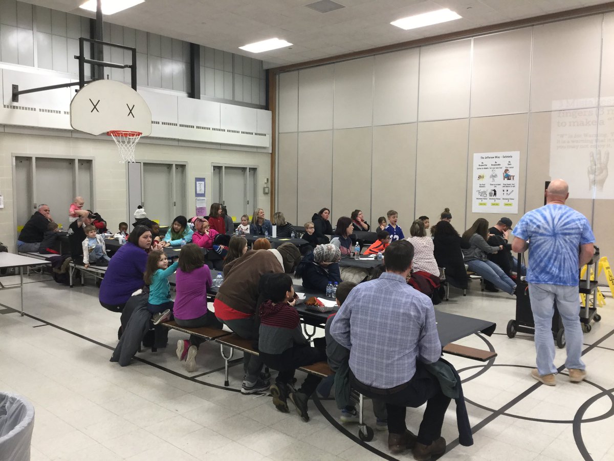 LisaNewberger's tweet photo. “Nacho” average reading night! What a fun family engagement night put on by our Jefferson Title One staff! Nachos for dinner then sight word bingo to win books! Lots of smiles and books went home! #JeffersonAimsHigh https://t.co/6g5qvVnKlD
