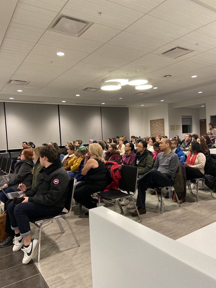 mrjallison's tweet image. Fantastic turnout for our eLearning Orientation/Information night! Packed house in person and online! Thanks for the support @polling @LibraryLady508 @KGrahamHWDSB @HWDSB_eLearning @bill_torrens @HWDSBLearning