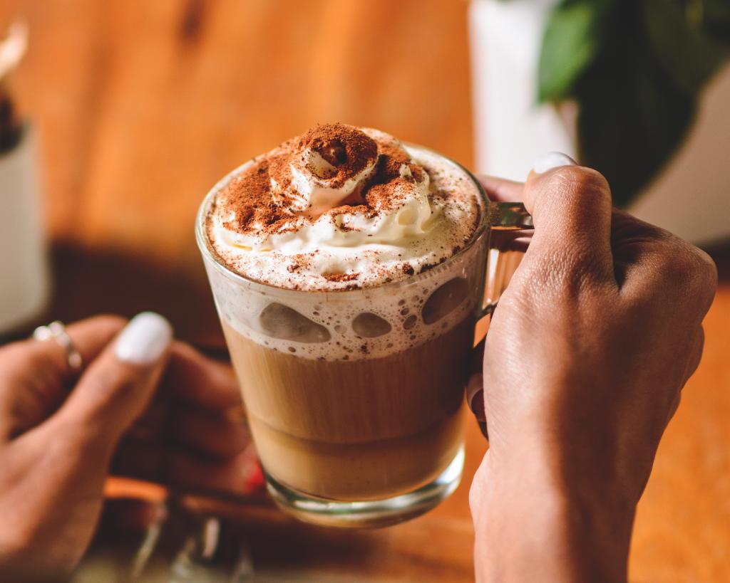 It's cold outside! ❄️ 
A cup of hot chocolate on a winter day is the perfect treat to relax and enjoy something sweet!
