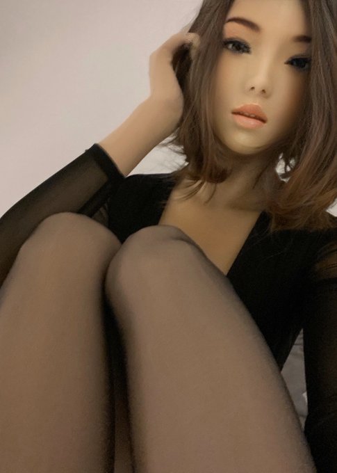 ✨Silk✨ | Feminized Living Doll - 2 pic. Hi, My hobby becoming her 💋 https://t.co/fc8zWXK27s