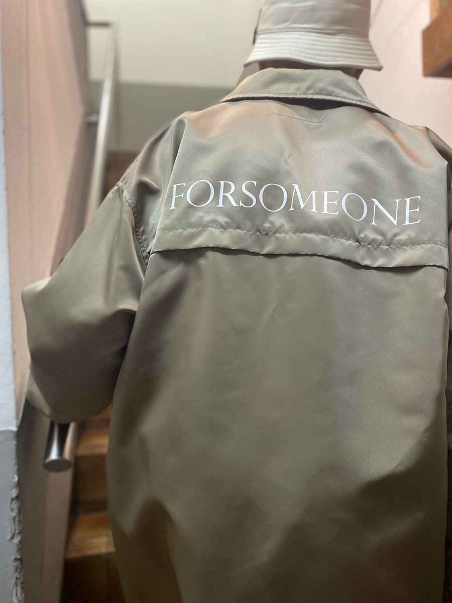 forsomeone_001's tweet photo. WIND COAT
¥74,800(税込)
高密度のリモンタ社製ナイロンツイルを使用したオーバーサイズのベンチコート。

ONLINE STORE
https://t.co/Yo78NIM4Tk

FORSOMEONE FLAGSHIP STORE
東京都目黒区東山2-3-4 1F
OPEN :12:00-21:00

#FORSOMEONE
#SS20
#NEWRIOT
#WINDCOAT https://t.co/Sljl87BhPw