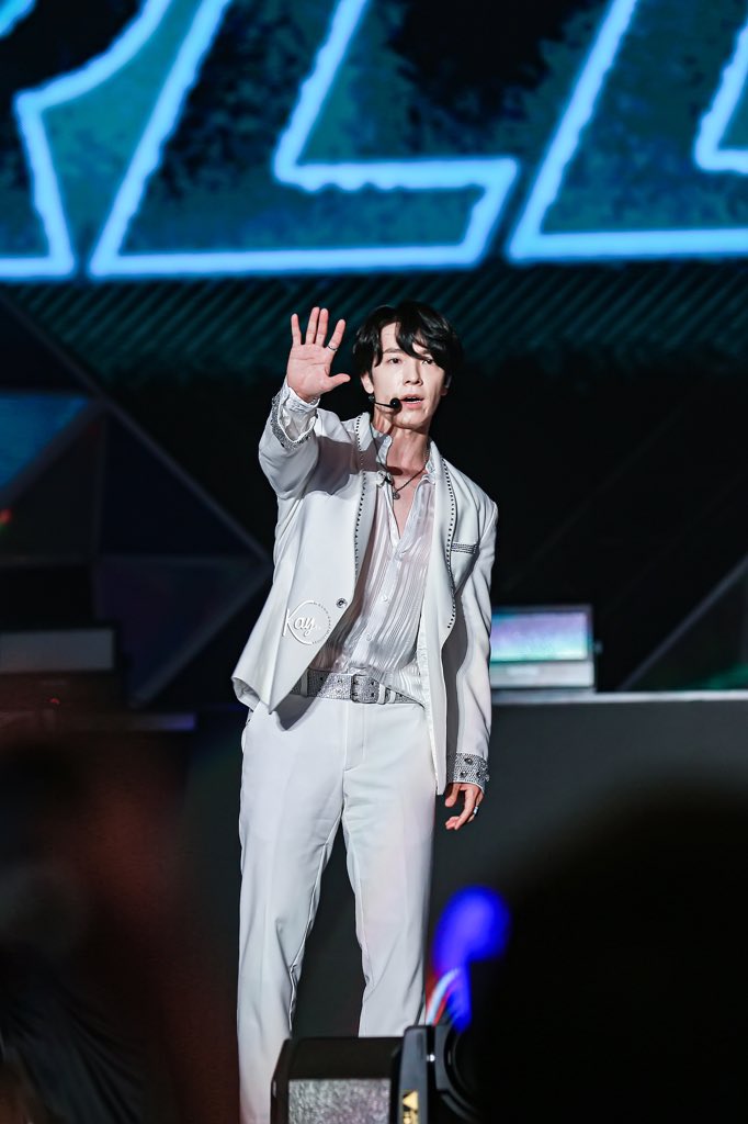 BigFish_Kay_'s tweet photo. 200118 SS8 IN MACAU🇲🇴 

#Eunhyuk #Donghae #은혁 #동해 

💿🦄🐚☁️🥚🎂🥛

◤ Please don't amend the photo and removed logo.Please don't for commercial use ◢ 

◤ 禁二改/商用/cut logo  ◥ PHOTO BY ：大鱼_Kay_ https://t.co/rfklA4awxL