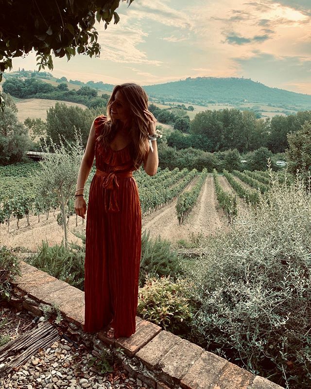 aylin_halman's tweet photo. Toscana🧡@janinafrizz #weddingtoskana #makeupartist #bride #wedding #hairstylist #work #braut #bridal #hairsytle #hair #makeup #italy #bridalhair #weddinghair #weddinghairdo #kevinmurphy #miincosmetics https://t.co/yJD7rflo0V https://t.co/YYPDw1kKUJ