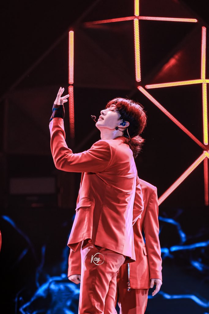 BigFish_Kay_'s tweet photo. 200118 SS8 IN MACAU🇲🇴 

#Eunhyuk #Donghae #은혁 #동해 

💃🏻🥀💃🏻🥀💃🏻🥀💃🏻🥀

◤ Please don't amend the photo and removed logo.Please don't for commercial use ◢ 

◤ 禁二改/商用/cut logo  ◥ PHOTO BY ：大鱼_Kay_ https://t.co/HR5Nq661Vq