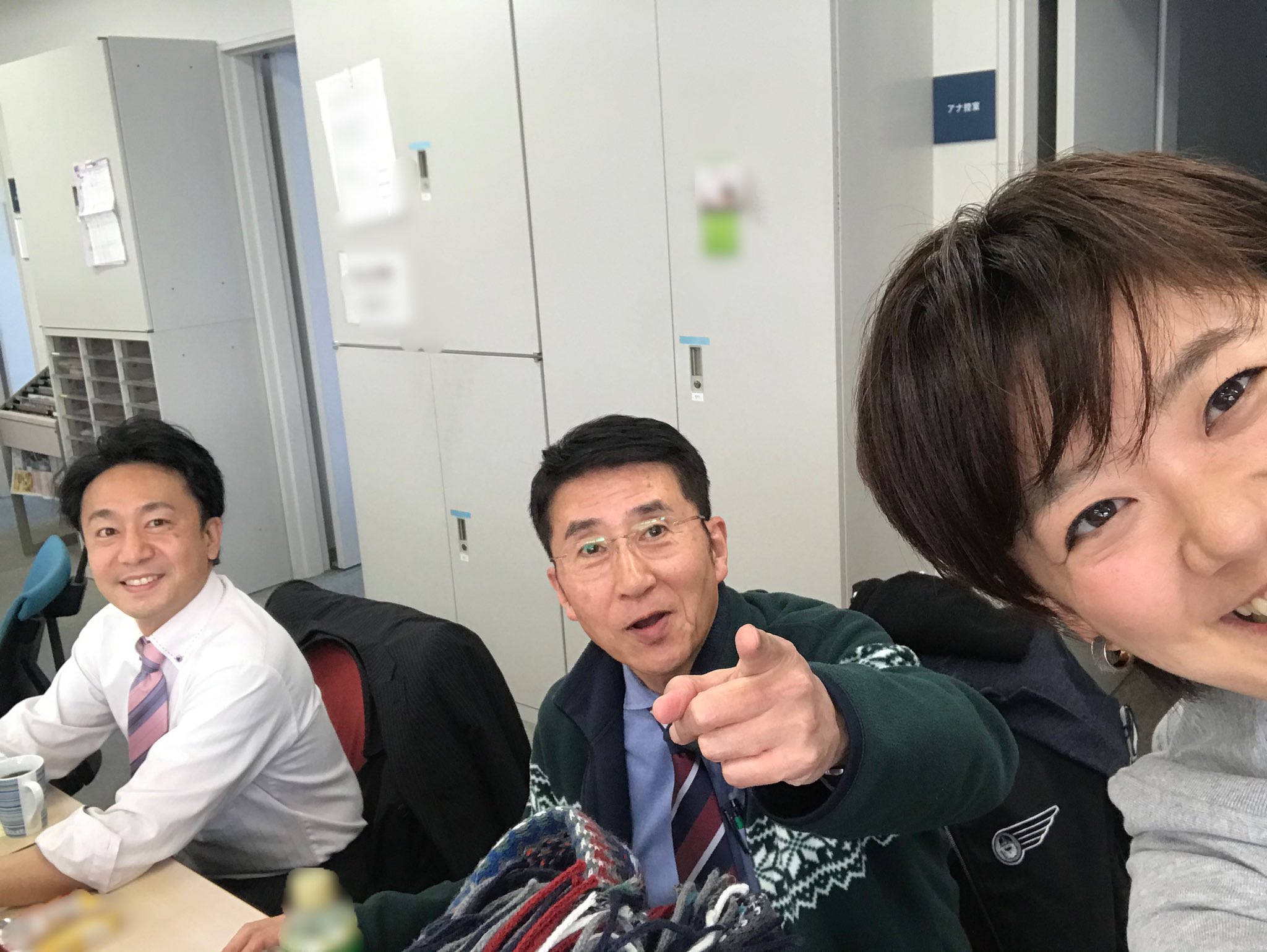 東海テレビアナウンサー公式 No Twitter 金曜の午後 アナウンス部 スイッチ も終わり 一週間お疲れ様でした いやいや 俺はこれからやで と高井さん ニュースone 頑張ってください そして いつも笑顔の福島さん 落ち着きます 東海テレビアナウンサー公式 No Twitter 金曜の午後 アナウンス部 スイッチ も終わり 一週間お疲れ様でした いやいや 俺はこれからやで と高井さん ニュースone 頑張ってください そして いつも笑顔の福島さん 落ち着きます