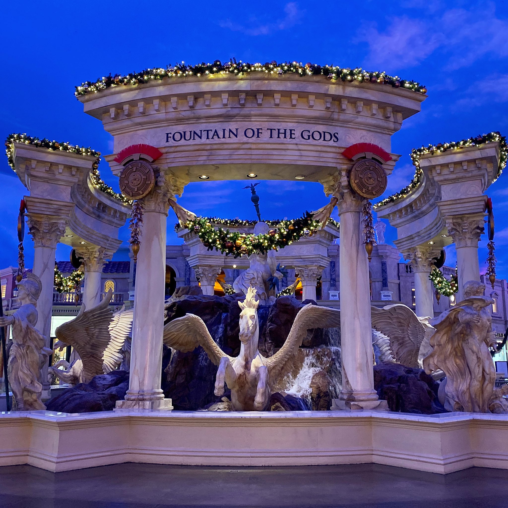 Stef Robinson on X: Fountain of the Gods. Inside the shopping centre at  Caesars Palace. #CaesarsPalace #LasVegas #Nevada #USA #Travel  #RobinsonRoams  / X