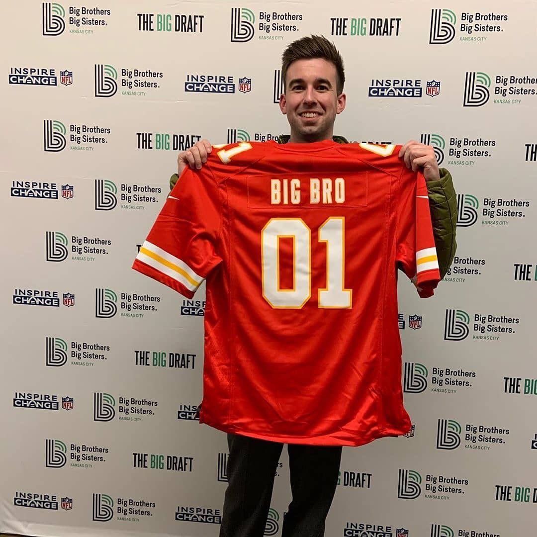 StPats4MileRun's tweet photo. U rdy 4 the Big Draft?! In 2020, @BBBSKC is going 2 recruit more Bigs than ever b4! learn more: https://t.co/xkk8oummxJ. U can also donate $ directly 2 our charity partner at registration for the 4mi run.
https://t.co/6Svw4zgpM1 
#charitypartner @kctcrunner #KCRunClub #stpatsrun https://t.co/KFZYQLuQlZ