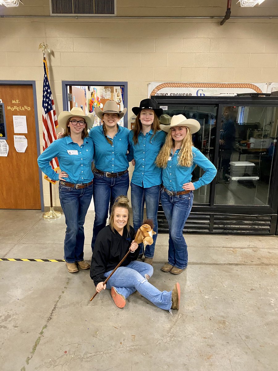 Congratulations to CP FFA’s Horse Judging team for placing 1st in their first contest of the year!! Featuring, Fredrickson, the team mascot 🐎