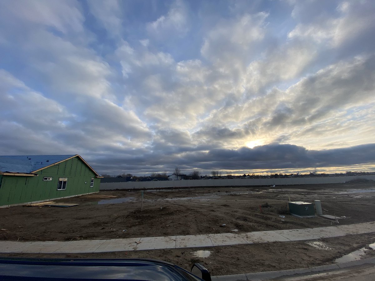 G_Money_Sign's tweet photo. Very exciting moment for us @ConnellKrista and myself signed to start building our house. Couldn’t be more excited for this chapter in our lives. 🙌🏽 https://t.co/aUWQk8NOHK