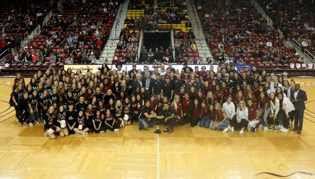 That’s a lot of smart student-athletes! 🤓🤓

At tonight’s <a href="/NMStateMBB/">NM State MBB</a> game we honored all of our SAs who posted a 3.0 or better in the fall of 2019! Way to hit the books, Aggies! #AggieUp