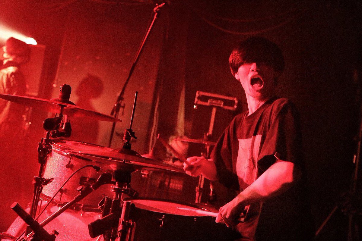 maginput69's tweet photo. 昨日１月30日は、Lost Back’Pointの企画ライブでした🤘
近い世代の方々とのライブは、とてつもなく刺激でした😈

Lost Back’Point呼んでいただきありがとうございました🕺🏻
またやりましょう🤘😎🤘 https://t.co/tWJ67T5Bpr